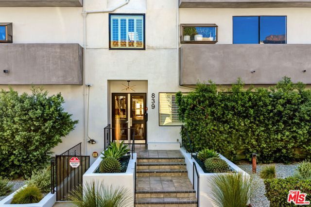839 Larrabee Street, 2 photo 37