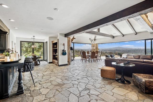 5653 Linea Del Cielo, Rancho Santa Fe CA: https://media.crmls.org/mediaz/340ac530-f806-498a-b98c-16a14c9d963a.jpg