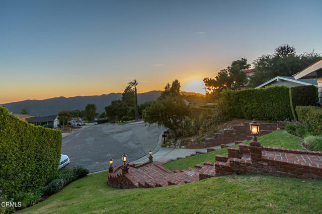 Detail Gallery Image 2 of 63 For 5472 Vista Del Arroyo Dr, La Crescenta,  CA 91214 - 3 Beds | 2 Baths