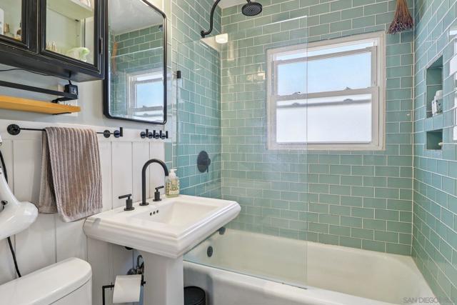 Image 13 of 22 For 2111 O Avenue