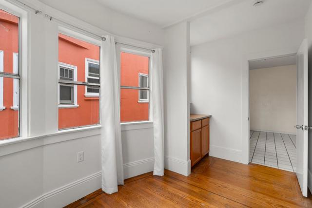 189 Lee Avenue, San Francisco CA: https://media.crmls.org/mediaz/340b7e5a-ad11-430b-9081-b622fdee33c4.jpg