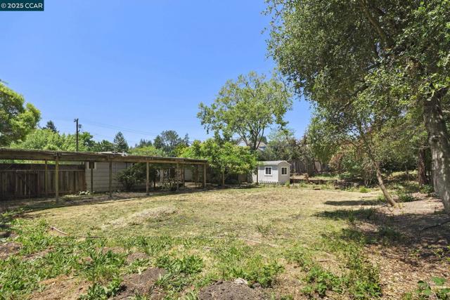 305 Overhill Rd, Orinda CA: https://media.crmls.org/mediaz/340c0251-f3c8-43c5-b1d7-0b0dec687953.jpg