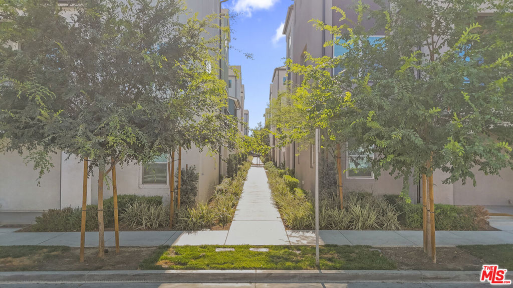 https://media.crmls.org/mediaz/340c5710-b62f-40ac-b9e9-804190b31eb5.jpg?preset=X-Large