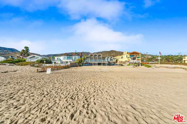 6216 Tapia Drive, Malibu CA: https://media.crmls.org/mediaz/340c8603-6b06-4450-ab75-c79b7a7b8876.jpg