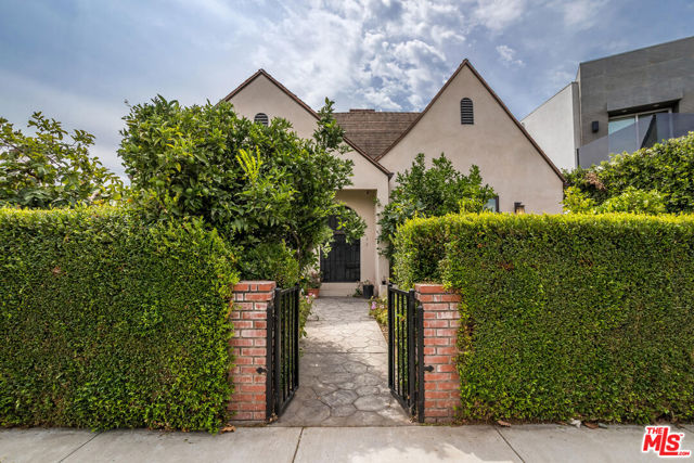 6656 Colgate Avenue, Los Angeles CA: https://media.crmls.org/mediaz/340ced44-e7f0-4a6b-b1bb-3e536b4cb9ce.jpg