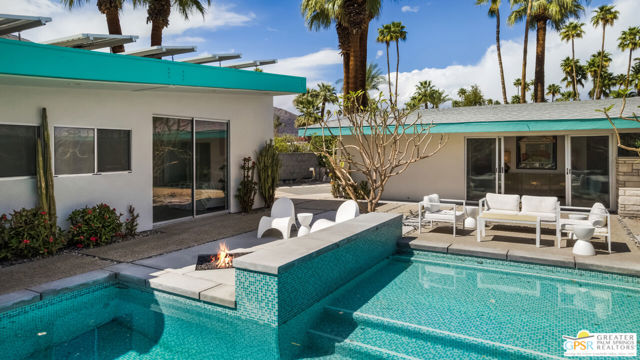 780 S Palo Verde Avenue, Palm Springs CA: https://media.crmls.org/mediaz/340d19b4-99a1-4e09-94be-6d12982967ca.jpg