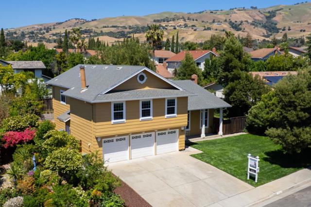 3241 Simberlan Drive, San Jose CA: https://media.crmls.org/mediaz/340dc269-e8b4-4e31-a996-69a48350c40e.jpg