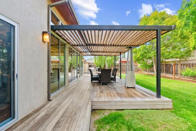 540 San Felicia Way, Los Altos CA: https://media.crmls.org/mediaz/340df36b-6ccf-4e7a-8c7b-81a5822505df.jpg