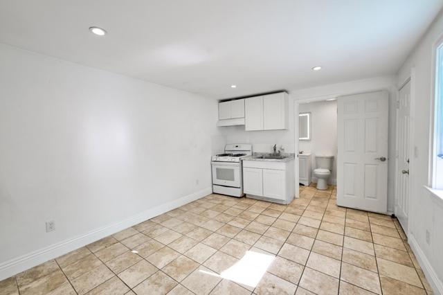 1344 99th Avenue, Oakland CA: https://media.crmls.org/mediaz/340e7677-e129-455e-b160-d1cef98d9fb9.jpg