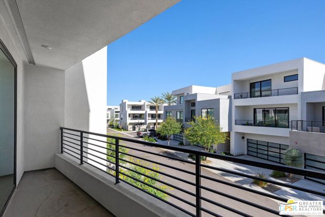 906 Cameron Center Drive, Palm Springs CA: https://media.crmls.org/mediaz/340f4f9b-6608-4766-8458-6c390a313cfa.jpg