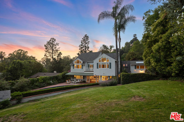 11818 Laurel Hills Road, Studio City CA: https://media.crmls.org/mediaz/340ff031-4fe0-43b0-b6be-cb54aa1d03d8.jpg