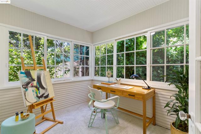 1351 Carlotta Ave, Berkeley CA: https://media.crmls.org/mediaz/34101a88-584d-4127-ae26-f701e0eb20ef.jpg