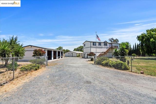 2325 Taylor Rd, Bethel Island CA: https://media.crmls.org/mediaz/341106b0-e7d9-4190-8388-73e5dcdf58da.jpg