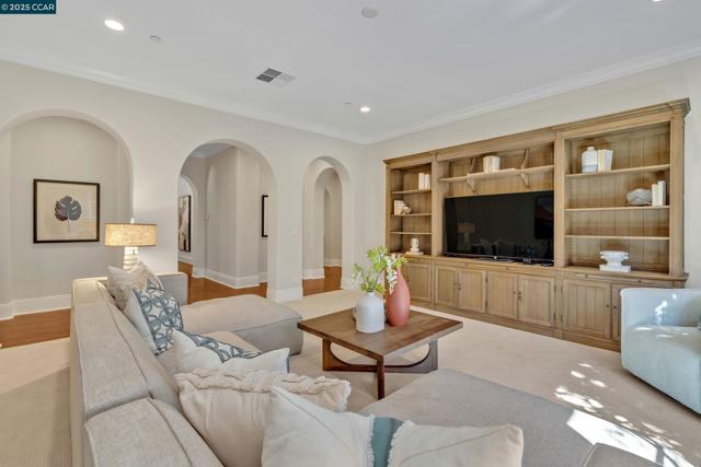 160 Camille Ave, Alamo CA: https://media.crmls.org/mediaz/34126942-6f43-4075-baa4-139ac86c380e.jpg