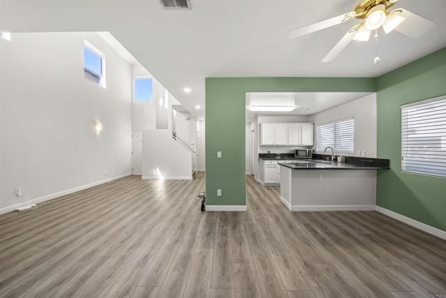 Detail Gallery Image 5 of 52 For 9300 Burnet Ave #111,  North Hills,  CA 91343 - 3 Beds | 2/1 Baths