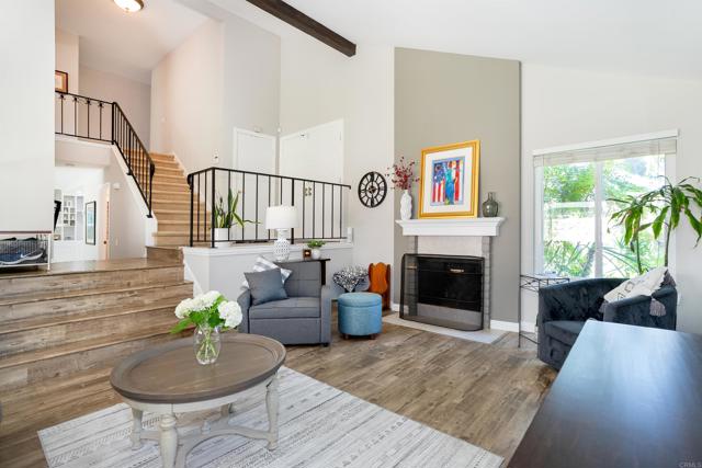 Image 6 of 27 For 12567 Pomerado Ct