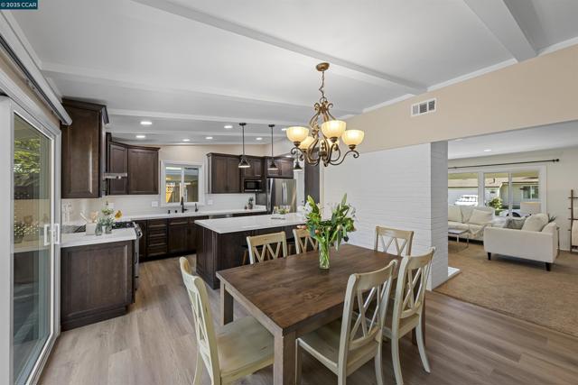 30450 Oakmont Way, Hayward CA: https://media.crmls.org/mediaz/34145431-142c-4615-ae34-1f30b9c188ad.jpg