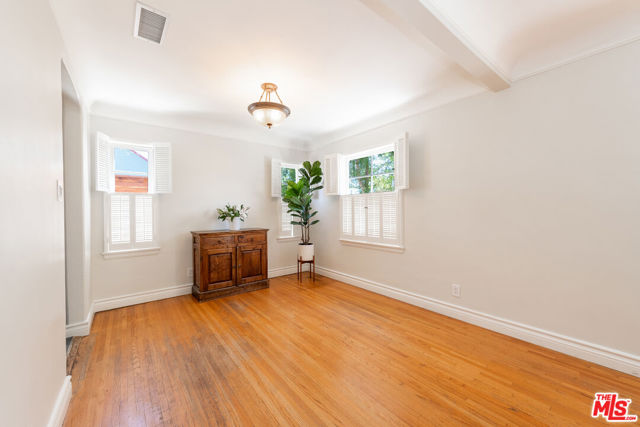 5454 Agnes Avenue, Valley Village CA: https://media.crmls.org/mediaz/34147bc5-aa07-40d2-83da-a3f67ba712f3.jpg