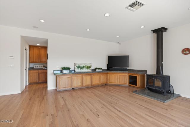 Detail Gallery Image 20 of 70 For 131 San Miguel Dr, Camarillo,  CA 93010 - 4 Beds | 2/1 Baths