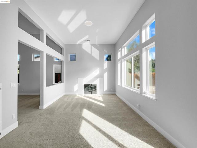 1176 Shadowcliff Ct, Brentwood CA: https://media.crmls.org/mediaz/34159612-adfe-4212-8452-30abe96586d2.jpg