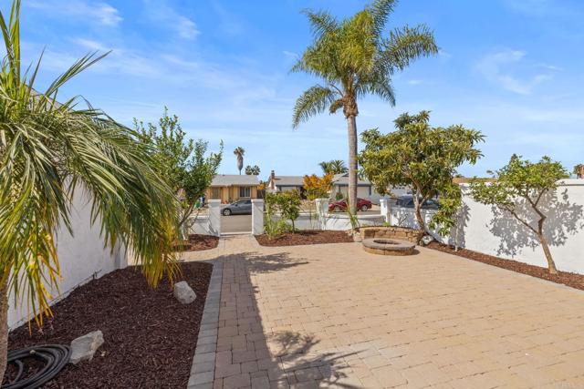 Detail Gallery Image 7 of 65 For 11153 Acaso Way, –,  CA 92126 - 4 Beds | 3 Baths