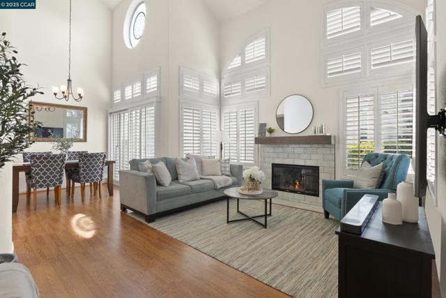 43 Patrick Way, Half Moon Bay CA: https://media.crmls.org/mediaz/3416132d-79e6-4fe6-9377-346df44148b3.jpg