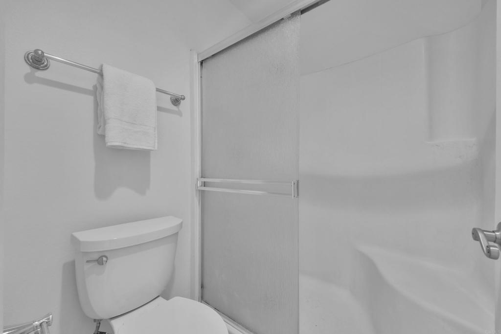 https://media.crmls.org/mediaz/34162125-fa40-40ba-9c42-75c74089d27e.jpg?preset=X-Large
