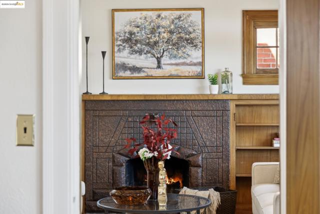 148 Estabrook, San Leandro CA: https://media.crmls.org/mediaz/34163cfb-582a-48a1-831b-000a9adc0ec3.jpg