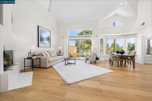 122 Cortona Dr, San Ramon CA: https://media.crmls.org/mediaz/3416bf73-592f-4150-ae87-f56e64d08edd.jpg