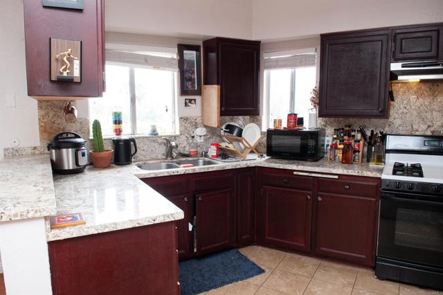 Detail Gallery Image 18 of 36 For 1523 E Windsor Rd 105b,  Glendale,  CA 91205 - 2 Beds | 1/1 Baths