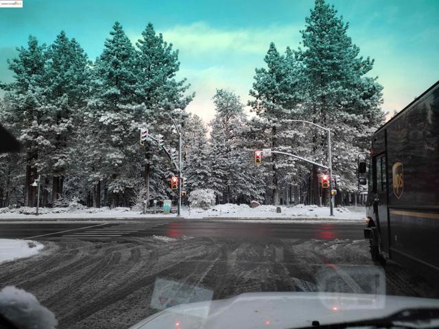 864 San Francisco Ave, South Lake Tahoe CA: https://media.crmls.org/mediaz/34175da4-5eec-4d82-8409-37ececb446ab.jpg