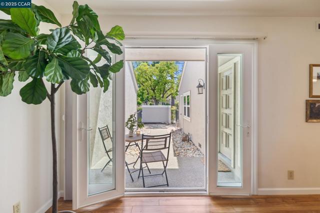 1560 Gilboa Dr, Walnut Creek CA: https://media.crmls.org/mediaz/3417fa4d-ecd6-4a4d-8371-85fd66b8b245.jpg