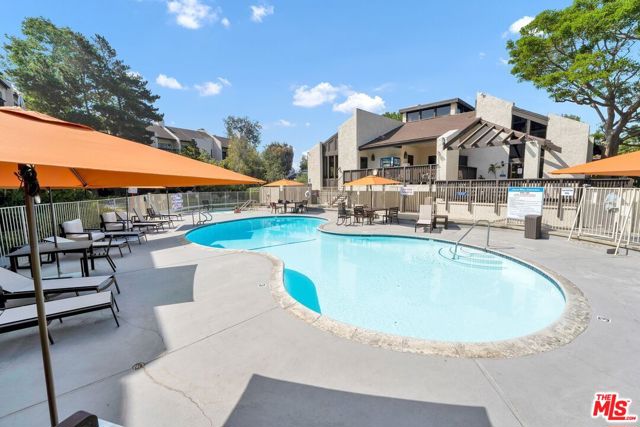 9206 Summertime Lane, Culver City CA: https://media.crmls.org/mediaz/34181dd9-a2c9-4426-a08f-067cd8b4246e.jpg