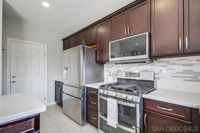 13216 Cuyamaca Vista Dr, Lakeside CA: https://media.crmls.org/mediaz/341822b1-825b-41b7-8745-b2f9e44f46e7.jpg
