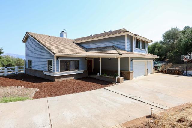 Detail Gallery Image 1 of 39 For 2129 Avenida Del Cielo, Alpine,  CA 91901 - 4 Beds | 2/1 Baths