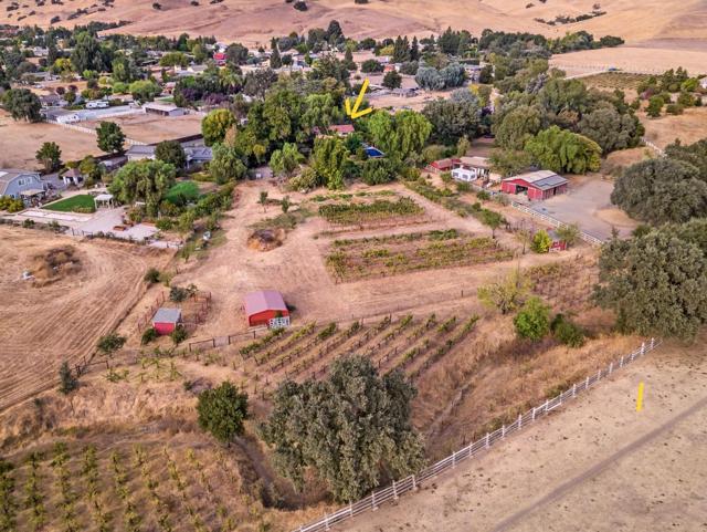 12467 Creekview Court, San Martin CA: https://media.crmls.org/mediaz/3419025c-e44b-4f1b-ae76-473e91810ad4.jpg