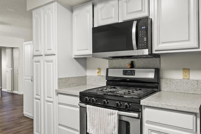 Detail Gallery Image 11 of 35 For 1427 Kingston Dr, Escondido,  CA 92027 - 3 Beds | 2 Baths