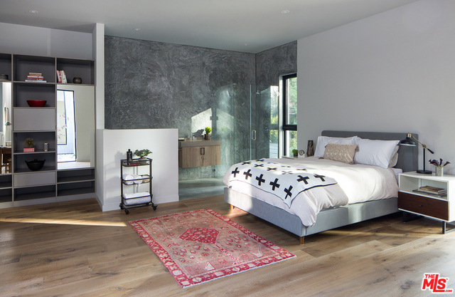 6254 Busch Drive, Malibu CA: https://media.crmls.org/mediaz/341a0fd4-73c9-4883-8791-314bd8952b6a.jpg