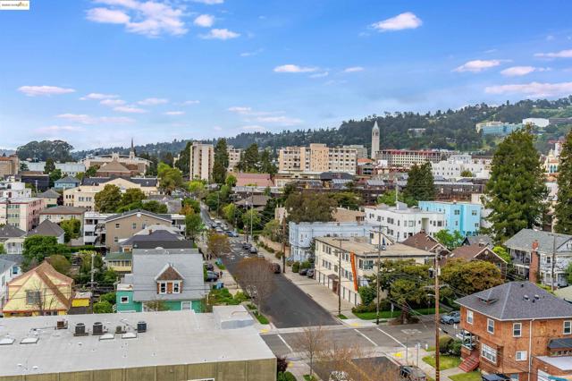 2550 Dana St, Berkeley CA: https://media.crmls.org/mediaz/341b2750-b07a-48ec-87d4-38058995572f.jpg