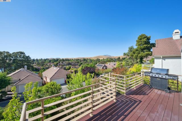 447 Donner Way, San Ramon CA: https://media.crmls.org/mediaz/341b42c0-332e-4a47-8157-5ac3e6c5594b.jpg