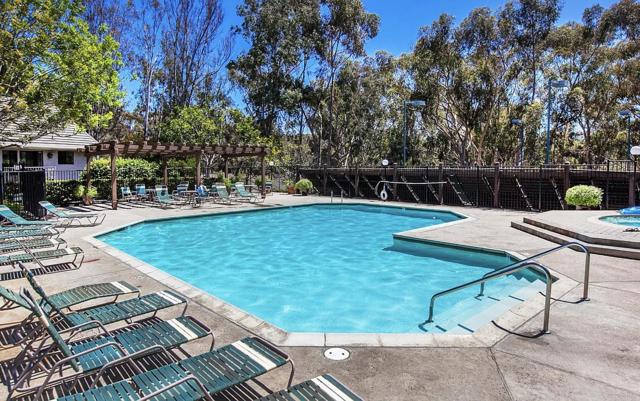 Detail Gallery Image 18 of 18 For 2895 Brentwood Ct, Carlsbad,  CA 92008 - 3 Beds | 3 Baths