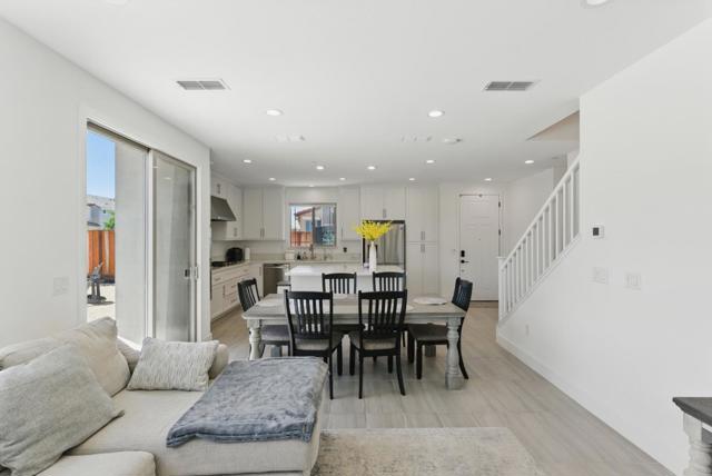 1122 S Morning Glory Drive, Mountain House CA: https://media.crmls.org/mediaz/341bdc34-2497-4fd0-aa10-76007cf8f586.jpg