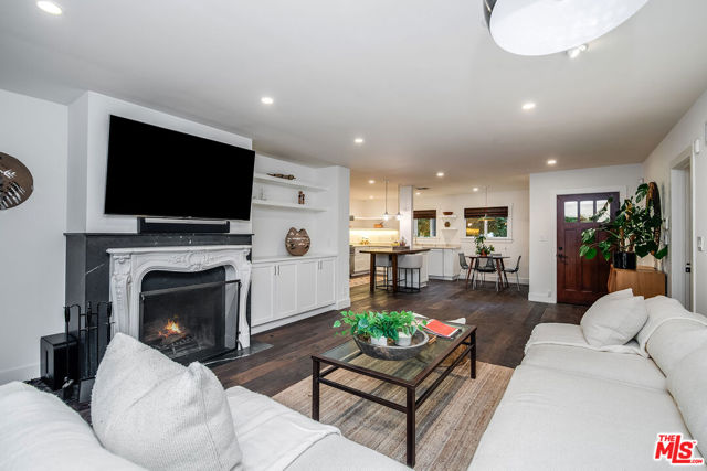 4838 Coldwater Canyon Avenue, Sherman Oaks CA: https://media.crmls.org/mediaz/341bde34-6f1d-451b-910f-c0eeefac4bbf.jpg