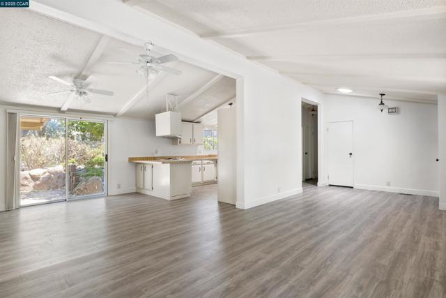 1201 Monument Blvd, Concord CA: https://media.crmls.org/mediaz/341be3d3-c6a3-4fe2-b84c-b064b7a2ce07.jpg
