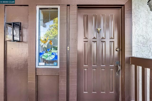 1310 Lewis Ln, Pinole CA: https://media.crmls.org/mediaz/341c46aa-2923-4bd6-90a8-5a8dbb0fbb9e.jpg