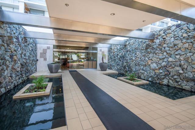 1830 Avenida Del Mundo, Coronado CA: https://media.crmls.org/mediaz/341d3716-4c86-4811-8f14-583d716933d5.jpg