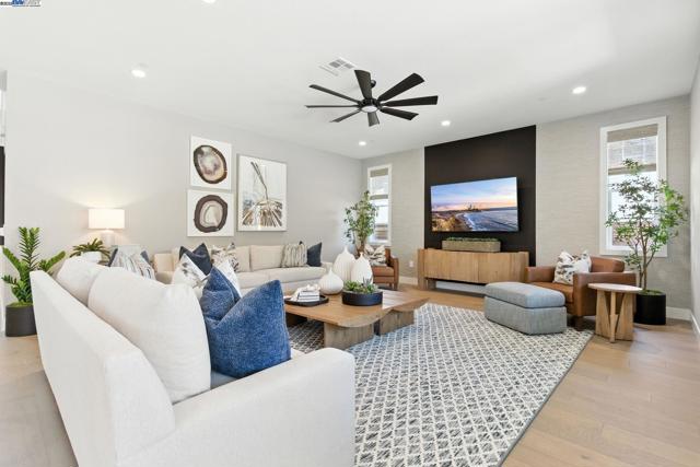 1691 S Wren Street, Dublin CA: https://media.crmls.org/mediaz/341db229-b204-484d-8791-bbf134c1e2af.jpg