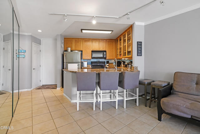 2901 Peninsula Road, Oxnard CA: https://media.crmls.org/mediaz/341ddcaf-7d6e-457c-b8dd-717422fad392.jpg