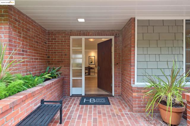 64 Crest Rd, Piedmont CA: https://media.crmls.org/mediaz/341de1c8-a731-4974-a392-b25674046ad1.jpg