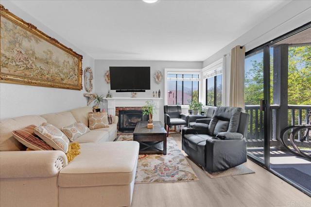 Detail Gallery Image 3 of 26 For 2916 Alanwood Ct, San Diego,  CA 91978 - 2 Beds | 2 Baths